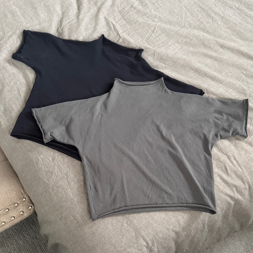 SKIMS Black and Gray Crop Tops